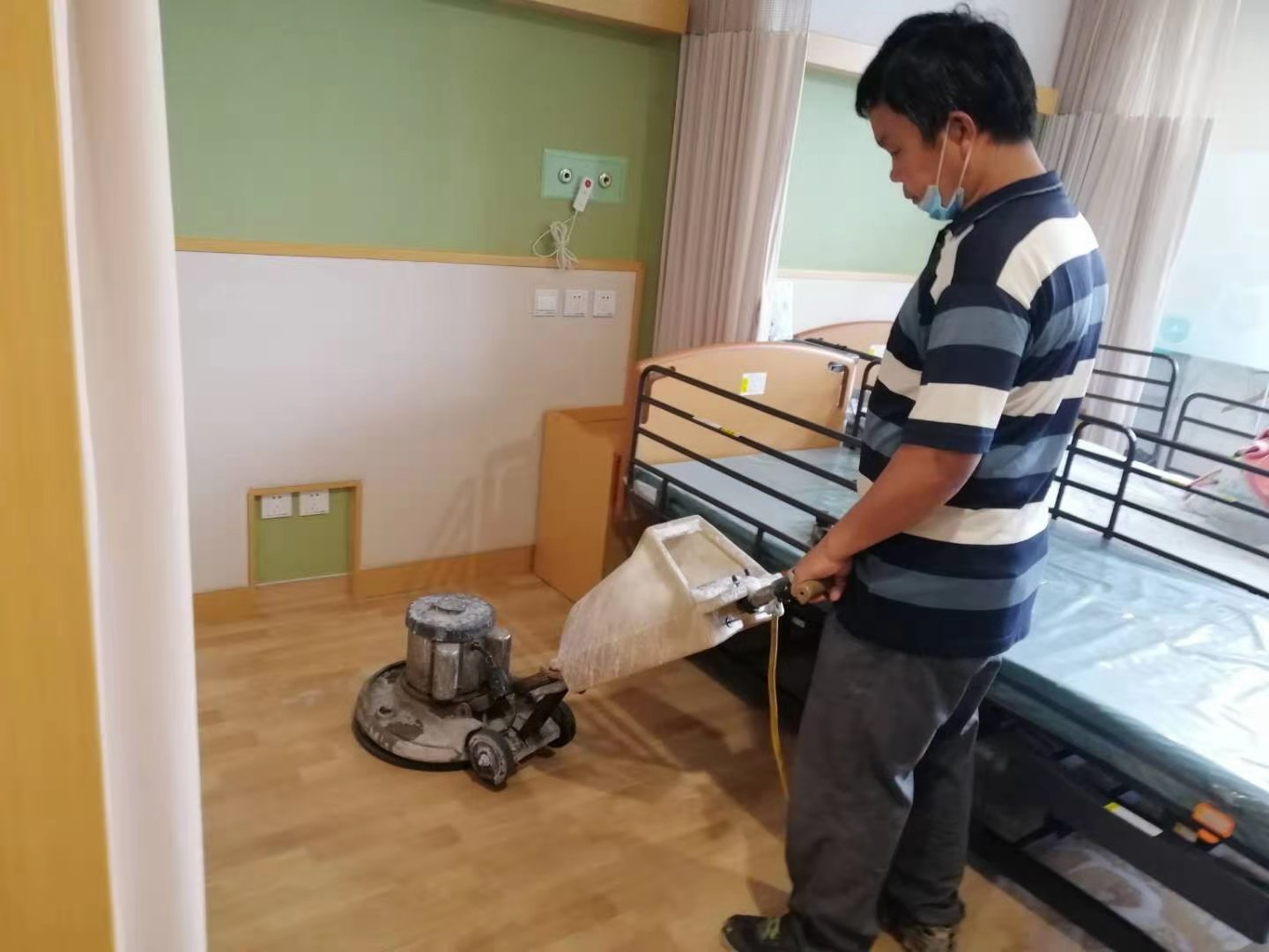 地面清洗